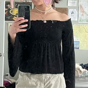 Off the shoulders top